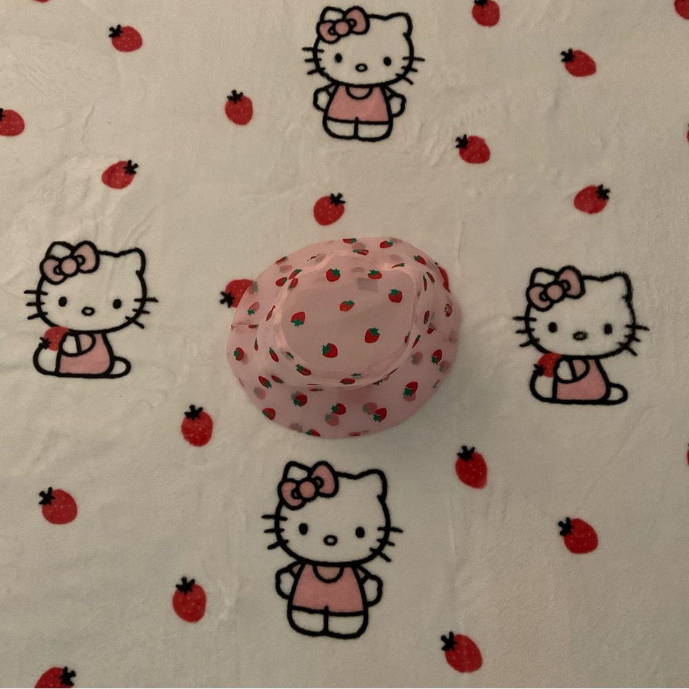 Hot Topic Strawberry Pink Mesh Bucket Hat